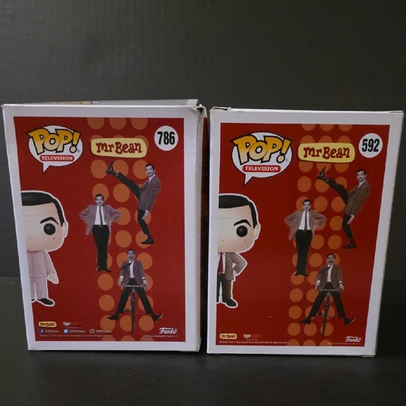 Funko Mr. Bean Pajamas and Mr. Bean Vinyl Figures - Picture 3 of 8